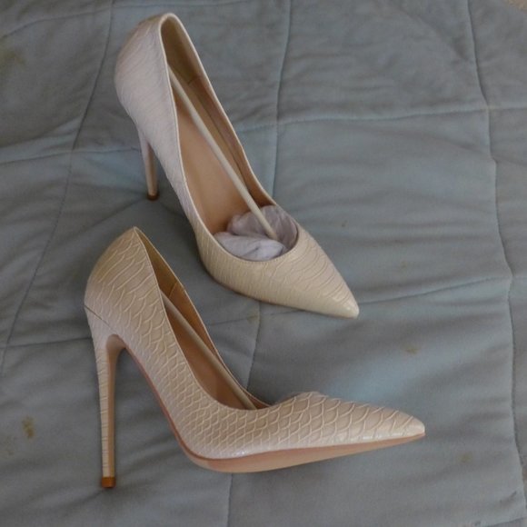 Crocodile Wear creamy beige stiletto heels sz 8 actually 8.5 but they run small - Picture 4 of 8